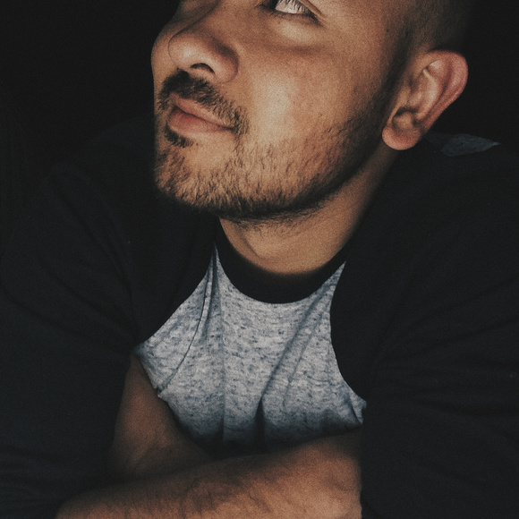 Meet your Posher, Andres - Picture 2 of 3